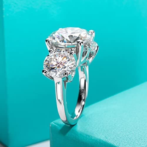 Women's Moissanite 3-Stone Engagement Ring