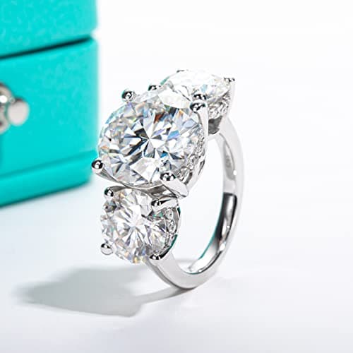 Women's Moissanite 3-Stone Engagement Ring