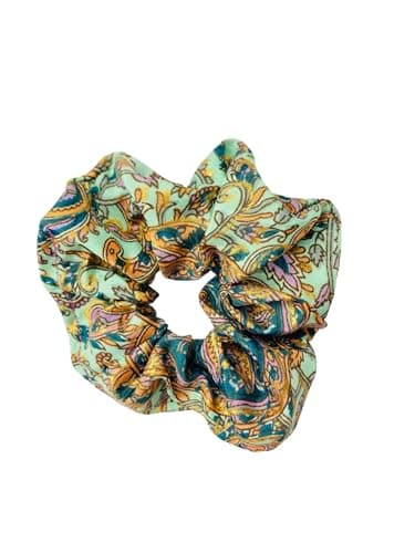 Stylish White Scrunchies: Chic & Comfy PACK OF 1