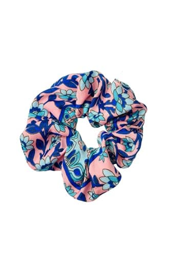 Stylish White Scrunchies: Chic & Comfy PACK OF 1