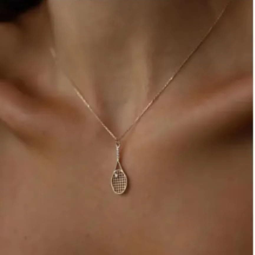 QLUYCKW Pearl Pendant Tennis Necklace - Perfect Gift for Tennis Enthusiasts
