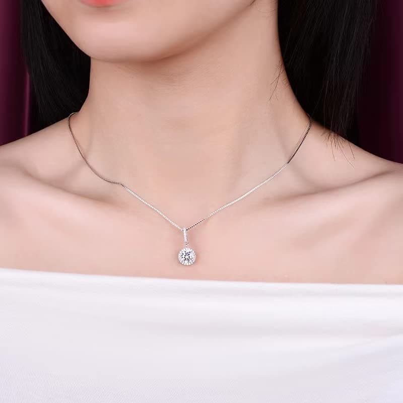 Refined  Michooyel 925 Sterling Silver Cubic Zirconia Halo Pendant Necklace