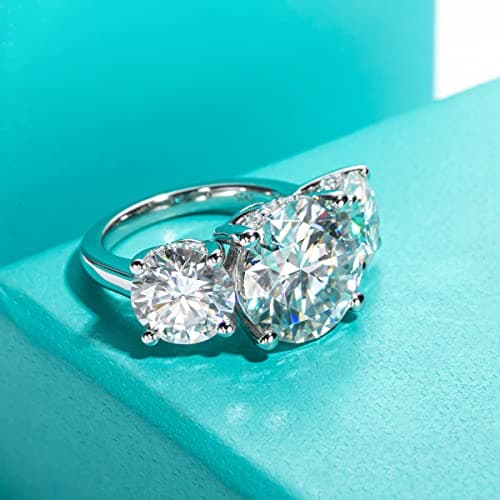 Women's Moissanite 3-Stone Engagement Ring
